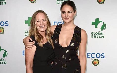 shailene woodley mother.